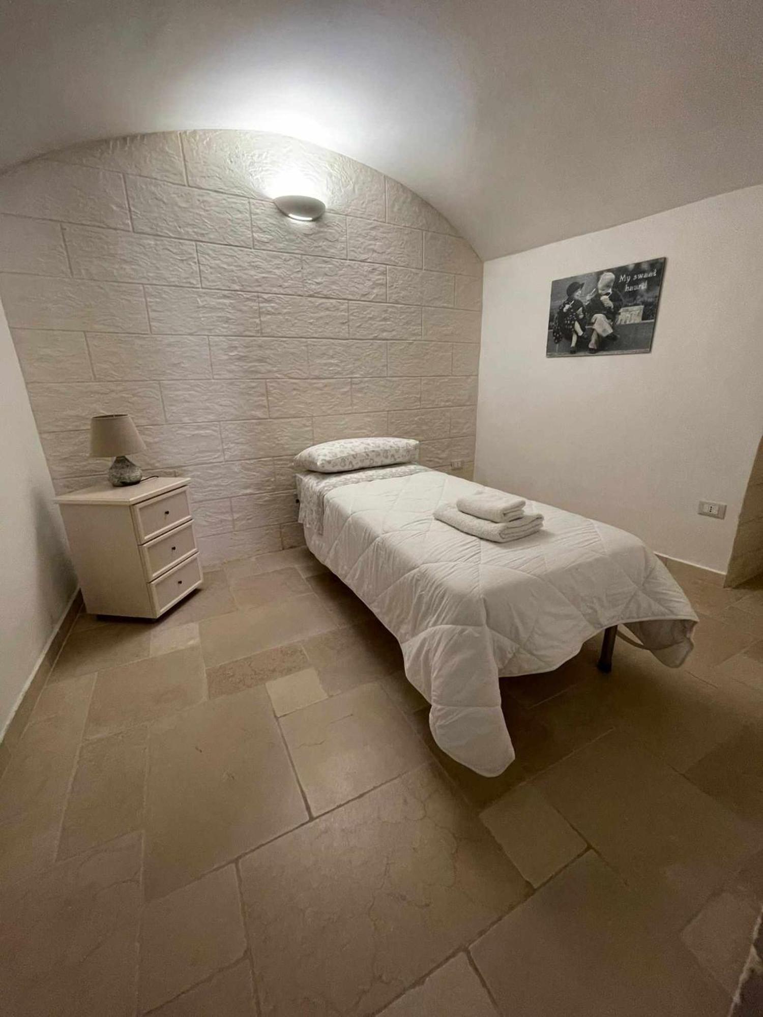 La Rosa D Ernesto Wifi Free 3 Sleeping Places Apartment ออสตูนี ภายนอก รูปภาพ