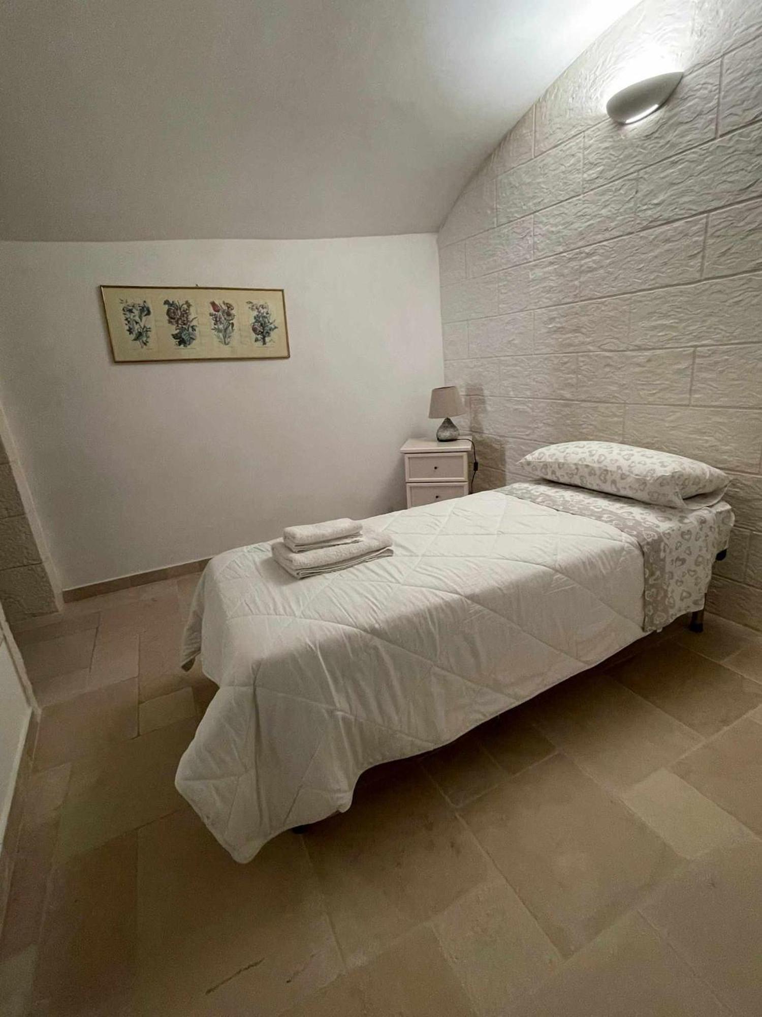 La Rosa D Ernesto Wifi Free 3 Sleeping Places Apartment ออสตูนี ภายนอก รูปภาพ